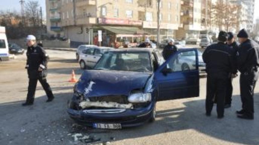 Kırıkkale'de Trafik Kazası: 4 Yaralı