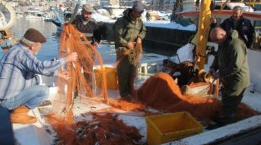 Yılbaşından Sonra Balık&ccedil;ılara Da Teknelerinde Doktor Ve Sağlık Personeli Bulundurma Zorunluluğu Geliyor