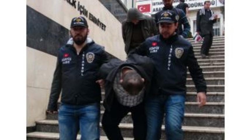 Ka&ccedil;ırılan Papağan Bunalıma Girdi!