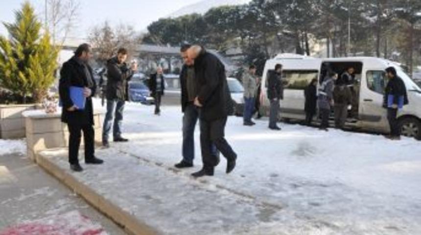 'İkiz Elma' Operasyonuyla Sahtecilik Ve Dolandırıcılık Şebekesi &Ccedil;&ouml;kertildi