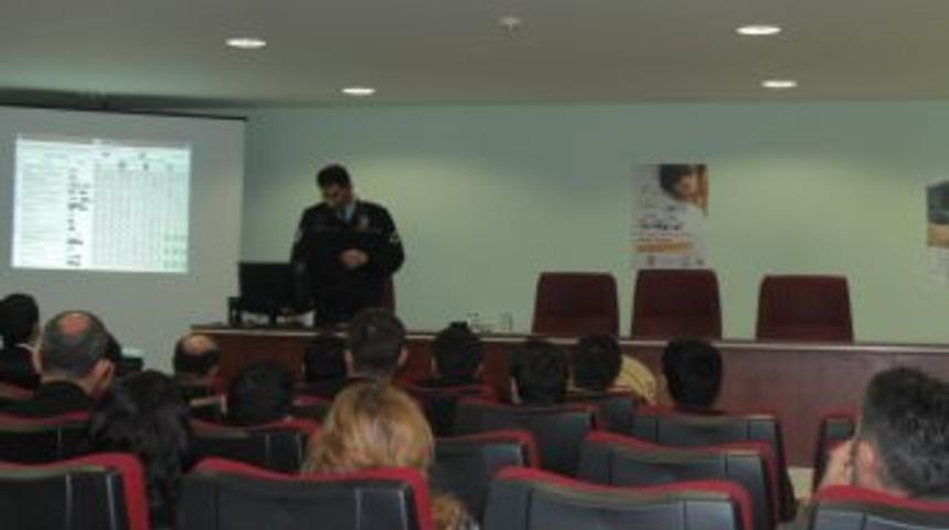 &Ccedil;arşamba Emniyet M&uuml;d&uuml;rl&uuml;ğ&uuml; Trafik Semineri D&uuml;zenledi