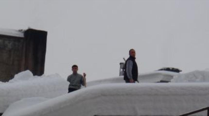 Hakkari&rsquo;de 57 K&ouml;y Yolu Ile 214 Mezra Yolu Ulaşıma A&ccedil;ılamadı