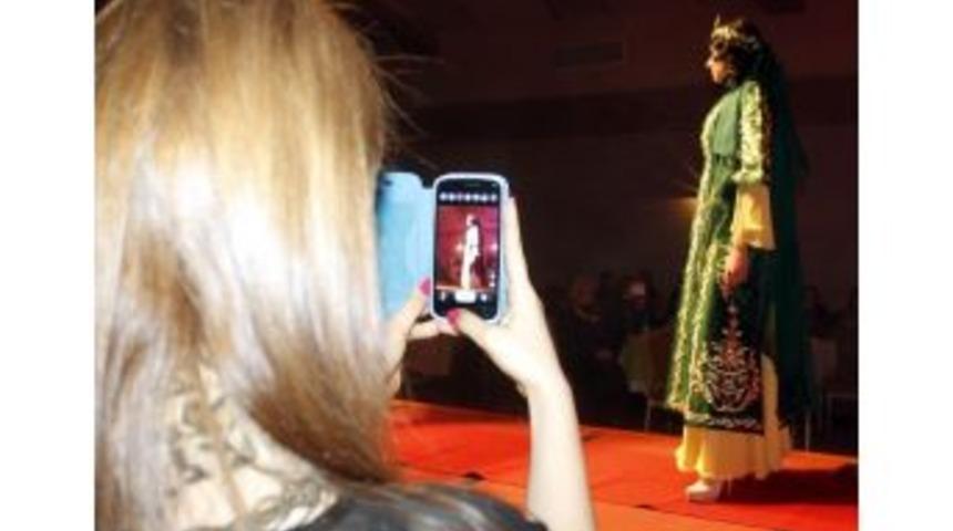 &ldquo;nakışın Sanatla Dansı&rdquo; B&uuml;y&uuml;k Beğeni Kazandı