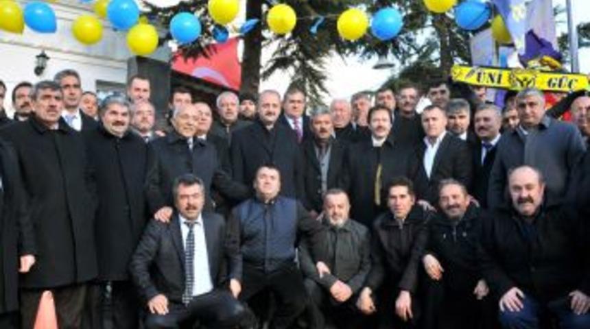 Mamak&rsquo;ta Taksi Durakları Yenilenmeye Devam Ediyor