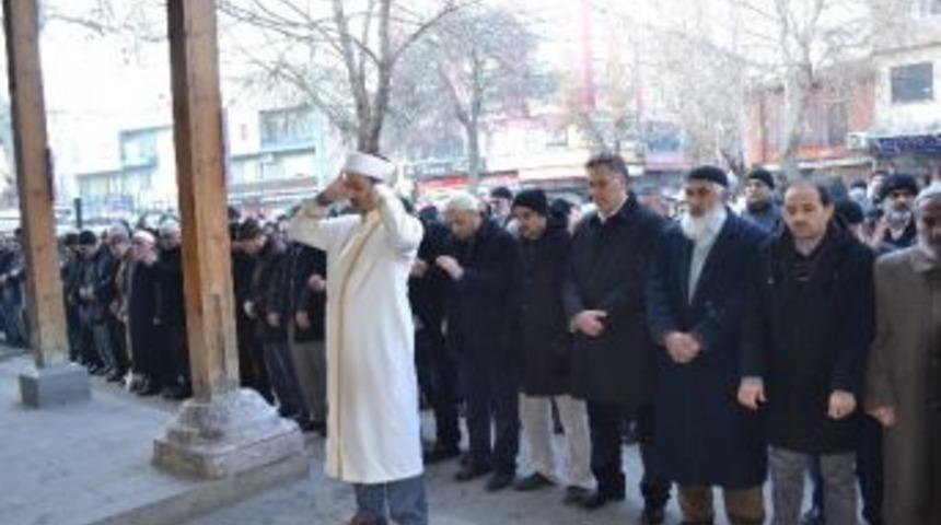 Elbistan'da Molla İ&ccedil;in Gıyabi Cenaze Namazı Kılındı