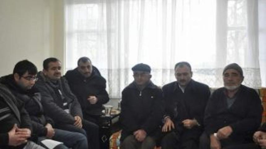 İl Milli Eğitim M&uuml;d&uuml;r&uuml; Bilal Yılmaz'dan Acılı Aileye Taziye Ziyareti