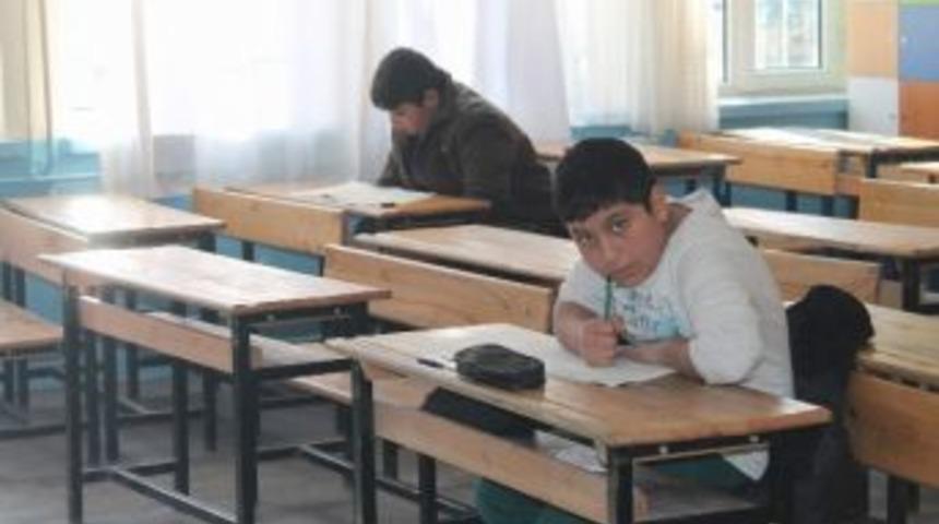 Kırşehir&rsquo;de Mazeret Sınavı Heyecanı