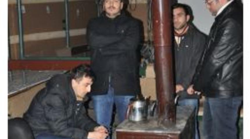 Feniş Mağdurlarına Erzak Yardımı