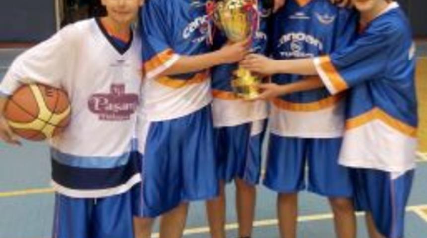 Sel&ccedil;uklu Aymaz Ortaokulu, Basketbolda Konya Şampiyonu Oldu