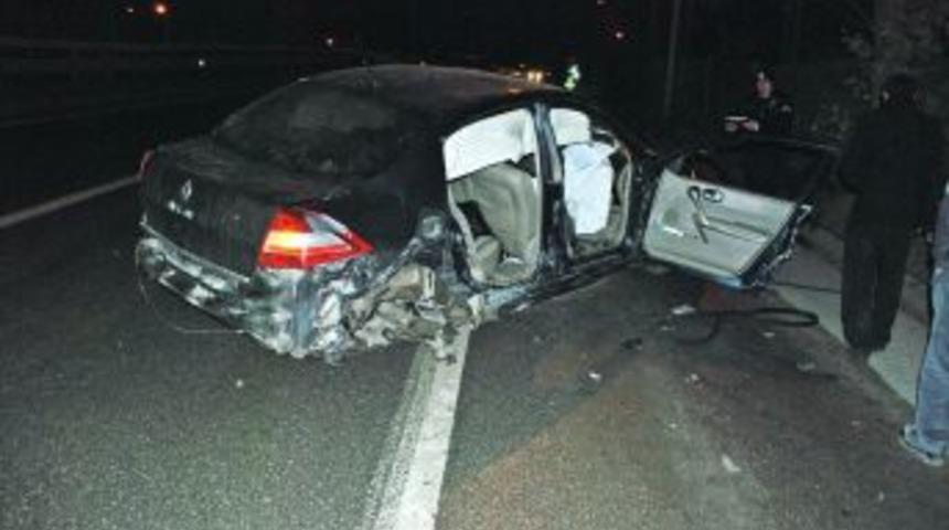 Kazada Kapısı Kopan Otomobilden Fırladı