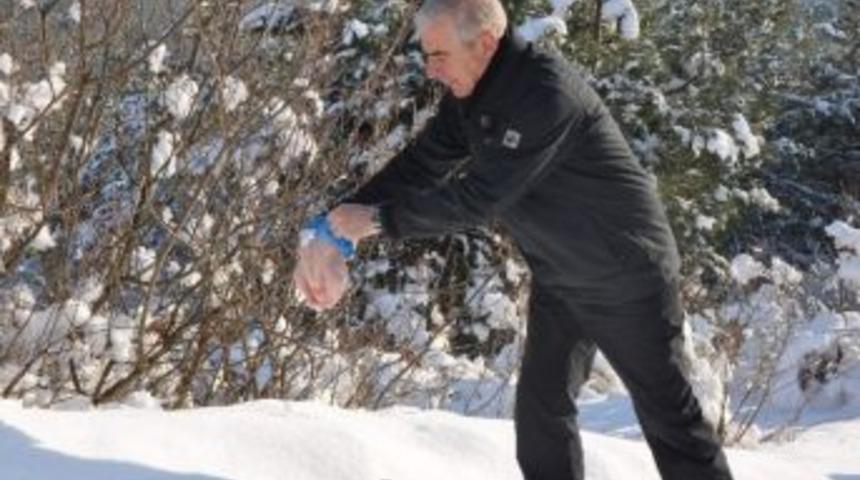 Başkan Yenihan&rsquo;dan Yaban Hayata Yem