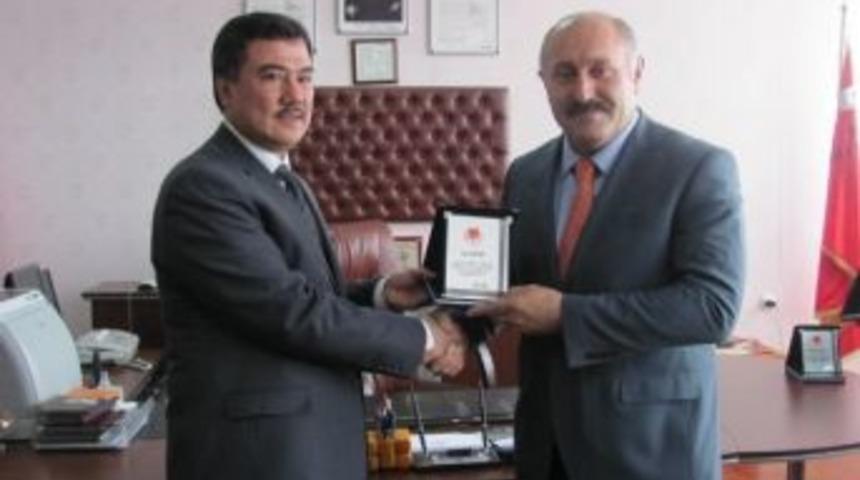 Anadolu İmam Hatip Lisesi'nde Plaket T&ouml;reni