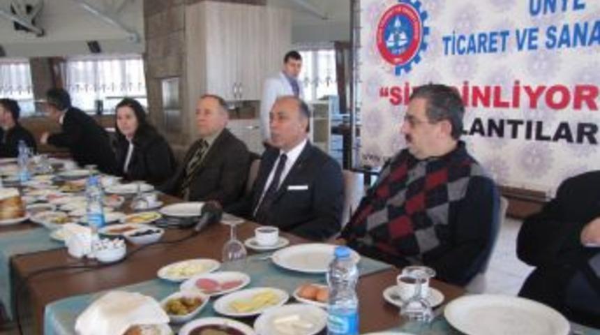 &Uuml;TSO &Uuml;yelerini Dinliyor