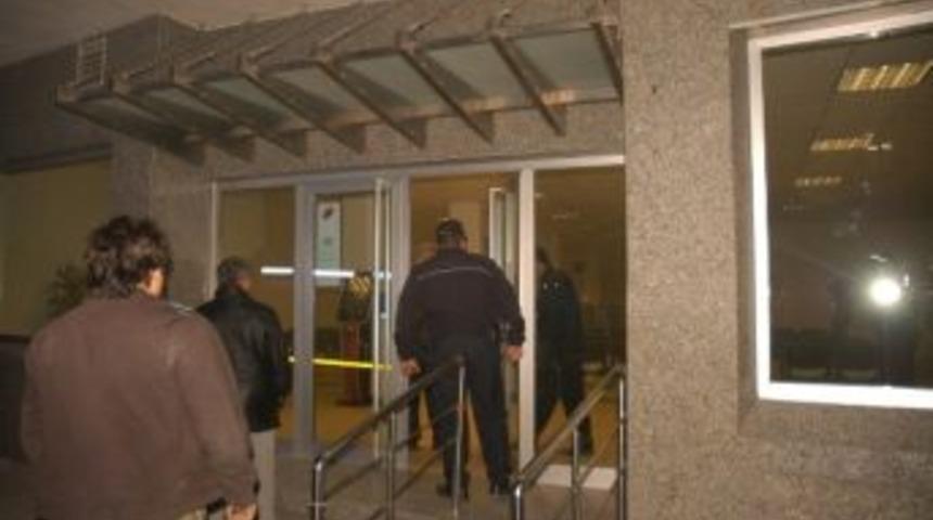 Bankadan &Ccedil;ıkan Duman Paniğe Neden Oldu