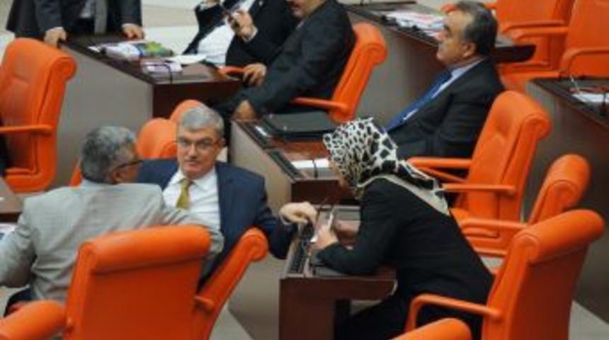 AK Milletvekili Sabancı Da Meclis Genel Kurulu'nda Baş&ouml;rt&uuml;s&uuml;yle Konuştu