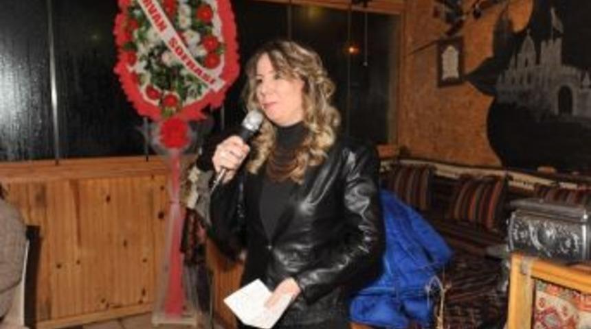 Ak Parti Kadın Kolları Akşam Yemeğinde Bir Araya Geldi