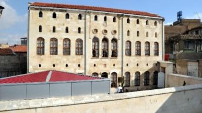 Bostancı Mektebi Yeniden Eğitim Yuvası Oldu