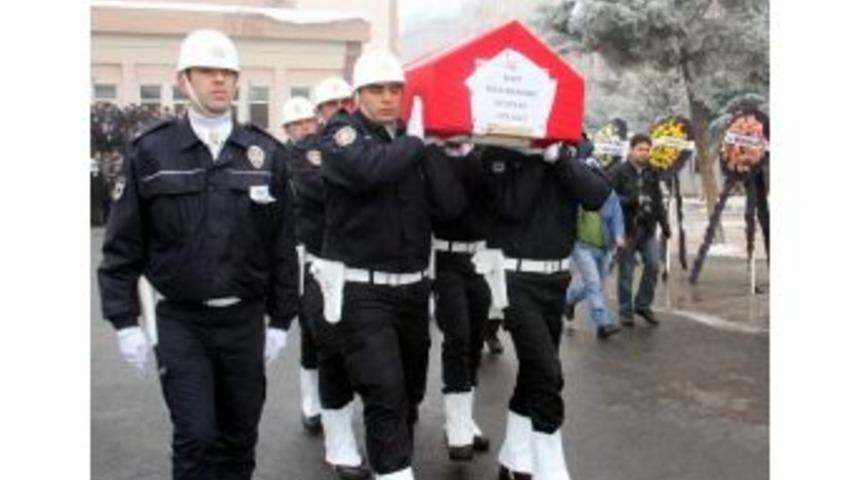 Trafik Kazasında Şehit Olan Polis Memuru Törenle Memleketine Uğurlandı