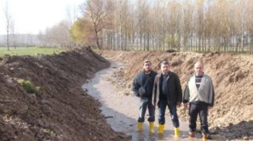 Vize Ziraat Odası Ve &Ccedil;ift&ccedil;i Malları Koruma Başkanlığı Dere Islah &Ccedil;alışması Yaptı