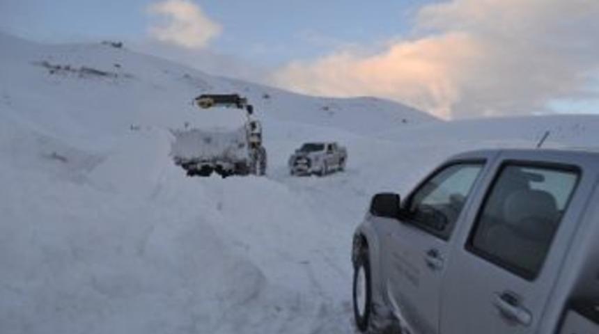 Hakkari Kayak Merkezi&rsquo;nin Yolu A&ccedil;ıldı