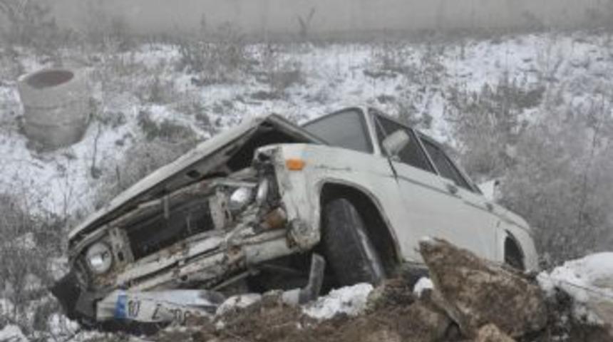 Buzlanma Ve Sis, Zincirleme Kazaya Sebep Oldu: 8 Yaralı