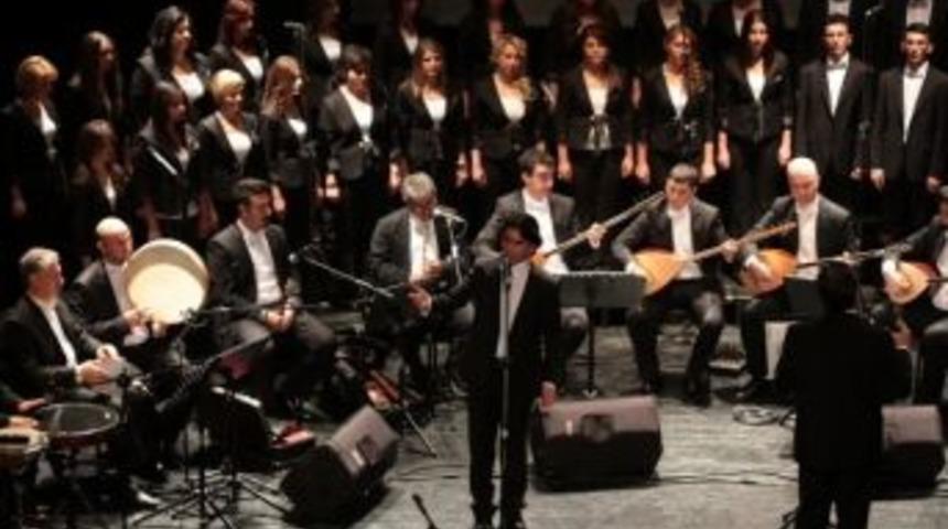 Eskişehir&rsquo;de T&uuml;rk Halk M&uuml;ziği Korosu Konser Verdi