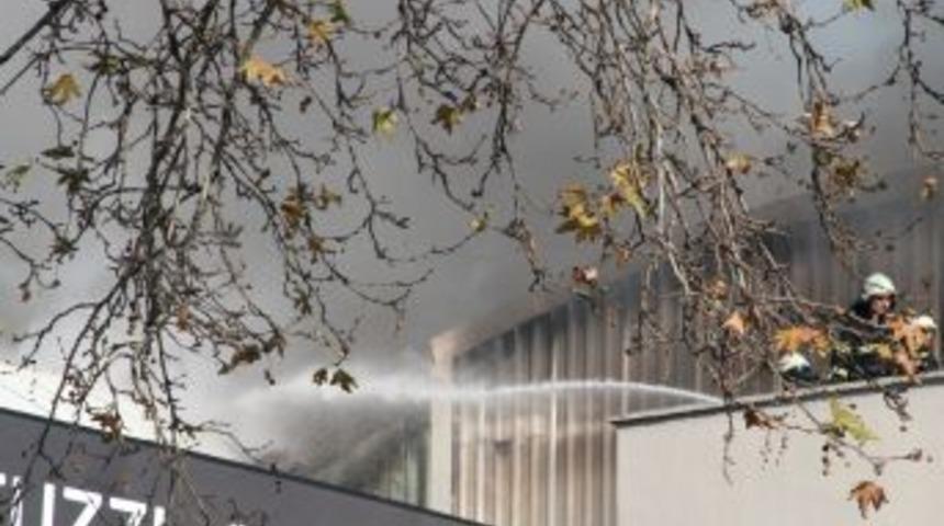 Faciaya Metreler Kaldı