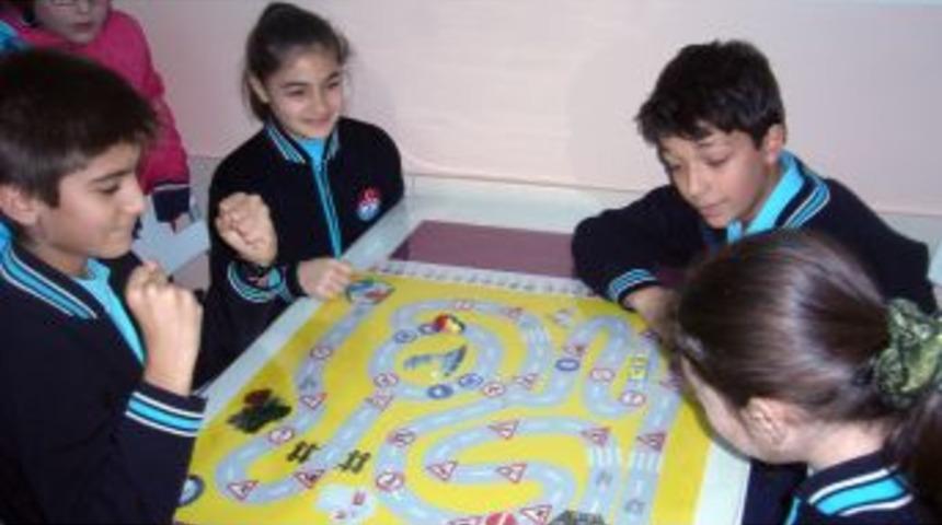 Trafik Kurallarına Oyunlu Eğitim