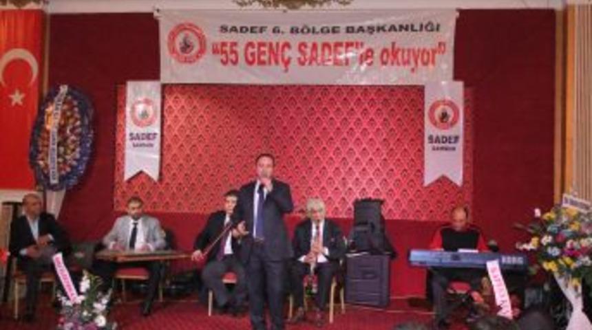 55 Gen&ccedil; SADEF Bursuyla Okuyor