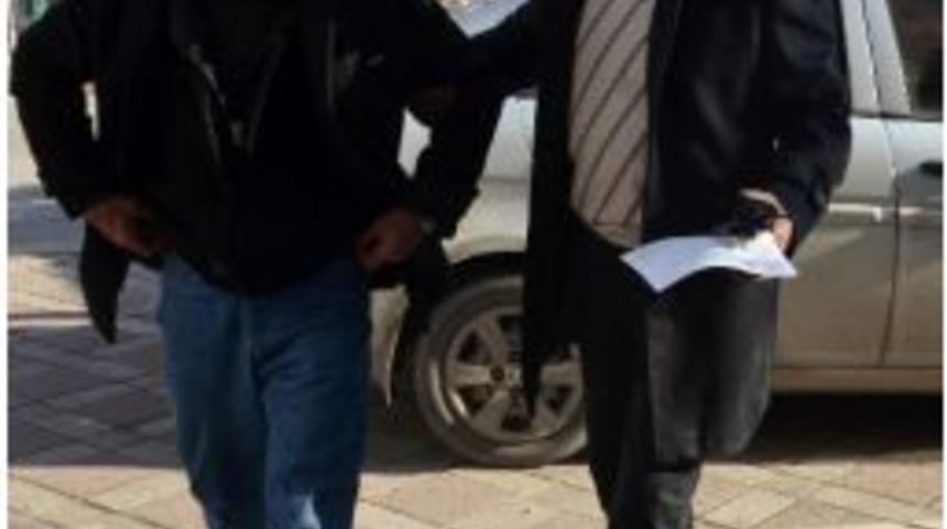Kendisini Aldattığını D&uuml;ş&uuml;nd&uuml;ğ&uuml; Eşini &Ouml;ld&uuml;rd&uuml;