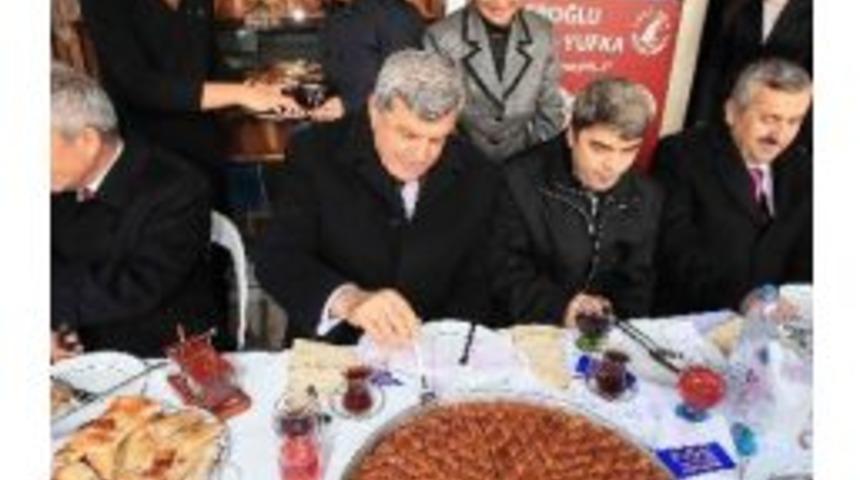 Başkan Karaosmanoğlu'na K&ouml;rfez Esnafından İkram