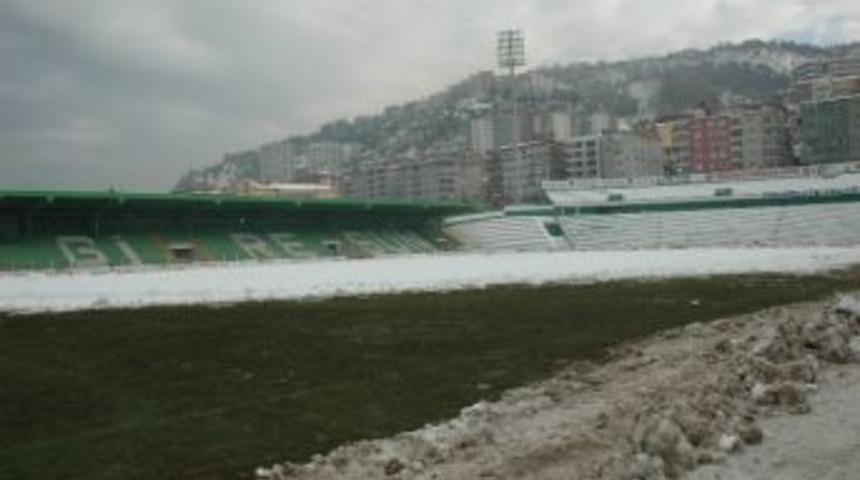 Giresunspor-hatayspor Ma&ccedil;ı Karla Kaplı Zemin Nedeniyle Ertelendi