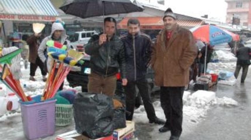 Seyyar Satıcılar Soğuktan Muzdarip