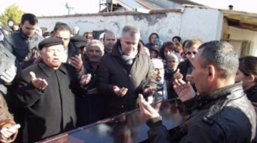 Chp Eski İl&ccedil;e Başkanı Abbat Taştan, G&ouml;zyaşları Arasında Toprağa Verildi