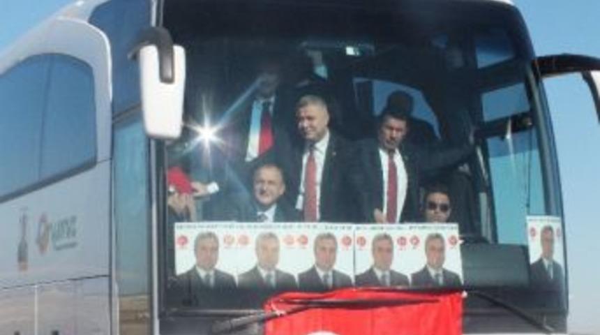 Oktay Vural, Şanlıurfa'da Kilometrelerce Uzunluktaki Ara&ccedil; Konvoyu İle Karşılandı