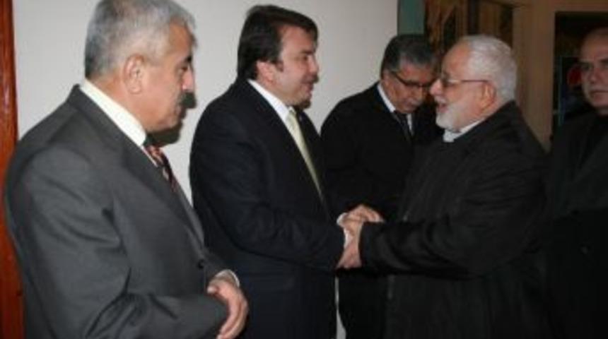 Erko&ccedil;&rsquo;a Destek S&uuml;r&uuml;yor