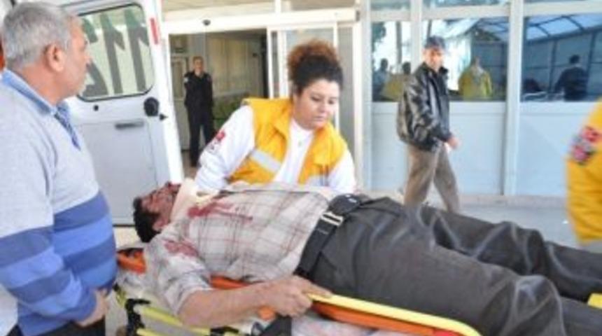 Adana&rsquo;da Trafik Kazası: 9 Yaralı