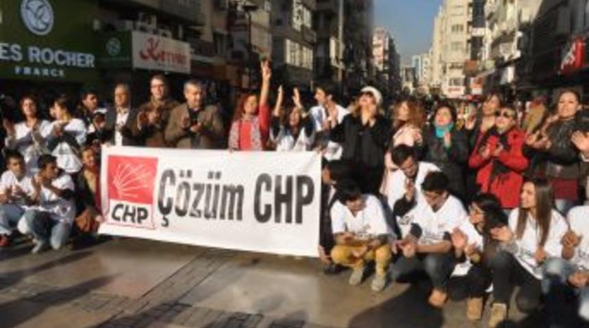 CHP&rsquo;li Gen&ccedil;ler &lsquo;insan Hakları&rsquo; I&ccedil;in Sokakta Dans Etti
