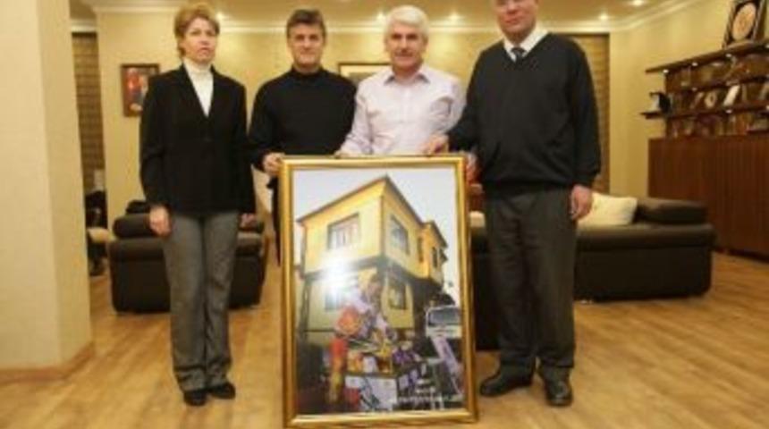 Yunus Emre End&uuml;stri Meslek Lisesi M&uuml;d&uuml;r&uuml; Satekin'den Sakallı'ya Ziyaret