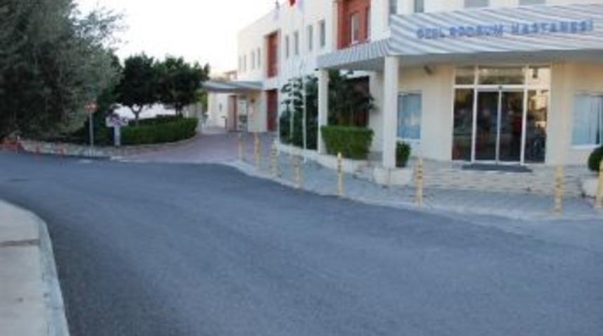 &Uuml;nl&uuml; Oyuncu, Babasının Yoğum Bakımda Olduğunu &Ouml;ğrenince Seti Bırakıp Bodrum&rsquo;a Koştu