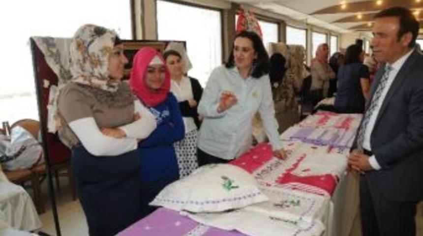 Başkan Gen&ccedil;, Kadınlarla Bir Araya Geldi