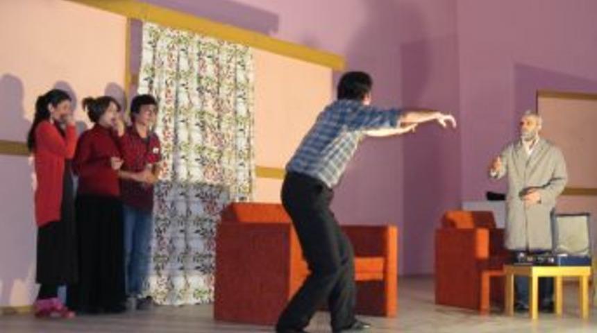 'Sen Hızır Mısın?' Tiyatro Oyunu Adilcevazlıları Mest Etti