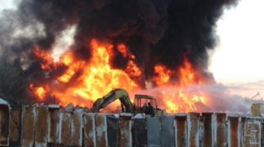 Nazilli'de Hurdalık Alan Yandı