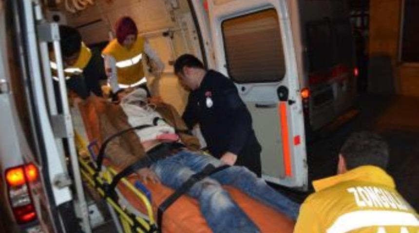 Şarampole Yuvarlanan Aracın Denize D&uuml;şmesini Ağa&ccedil;lar Engelledi