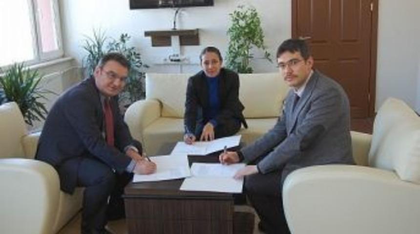 &lsquo;beyaz Dişler, G&uuml;zel G&uuml;l&uuml;şler&rsquo; Projesi İmzalandı
