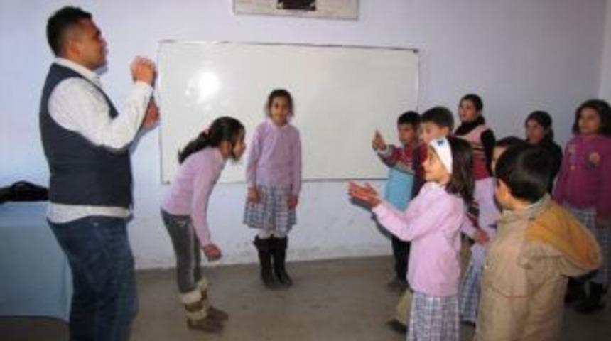 Hisarcık&rsquo;ta İlkokul &Ouml;ğrencilerine Uygulamalı Tiyatro Kursu