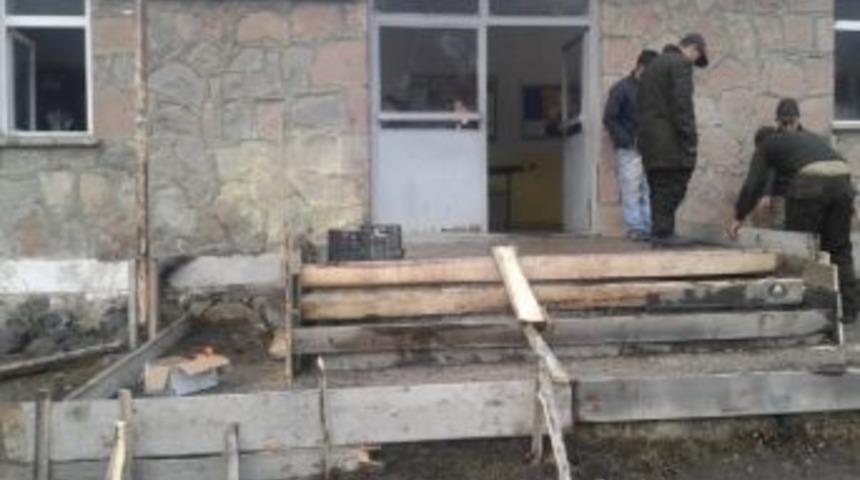 Vali Altıparmak Başarı Belgesi İle &Ouml;d&uuml;llendirdi