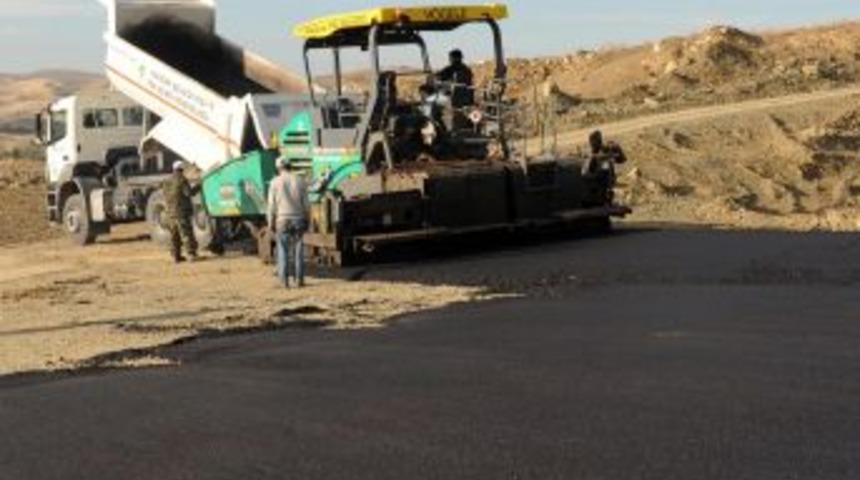 Mamak&rsquo;a 326 Bin 500 Ton Asfalt Serimi Yapıldı