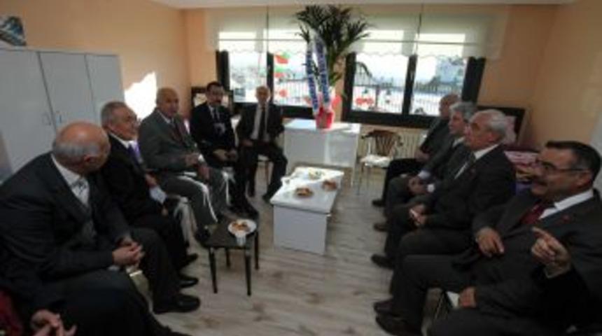 Y&ouml;rt&uuml;rk Huzurevi Yenimahalle&rsquo;de A&ccedil;ıldı