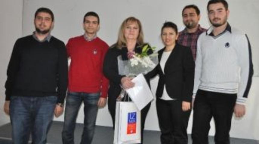 İzikad&rsquo;dan İzmir &Uuml;niversitesi &Ouml;ğrencilerine Destek